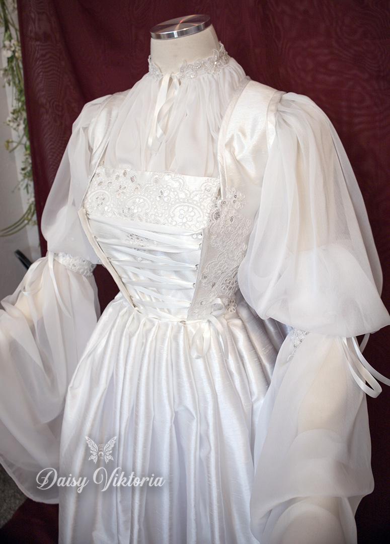 Fairytale Renaissance Bridal Gown With Pockets - Daisy Viktoria